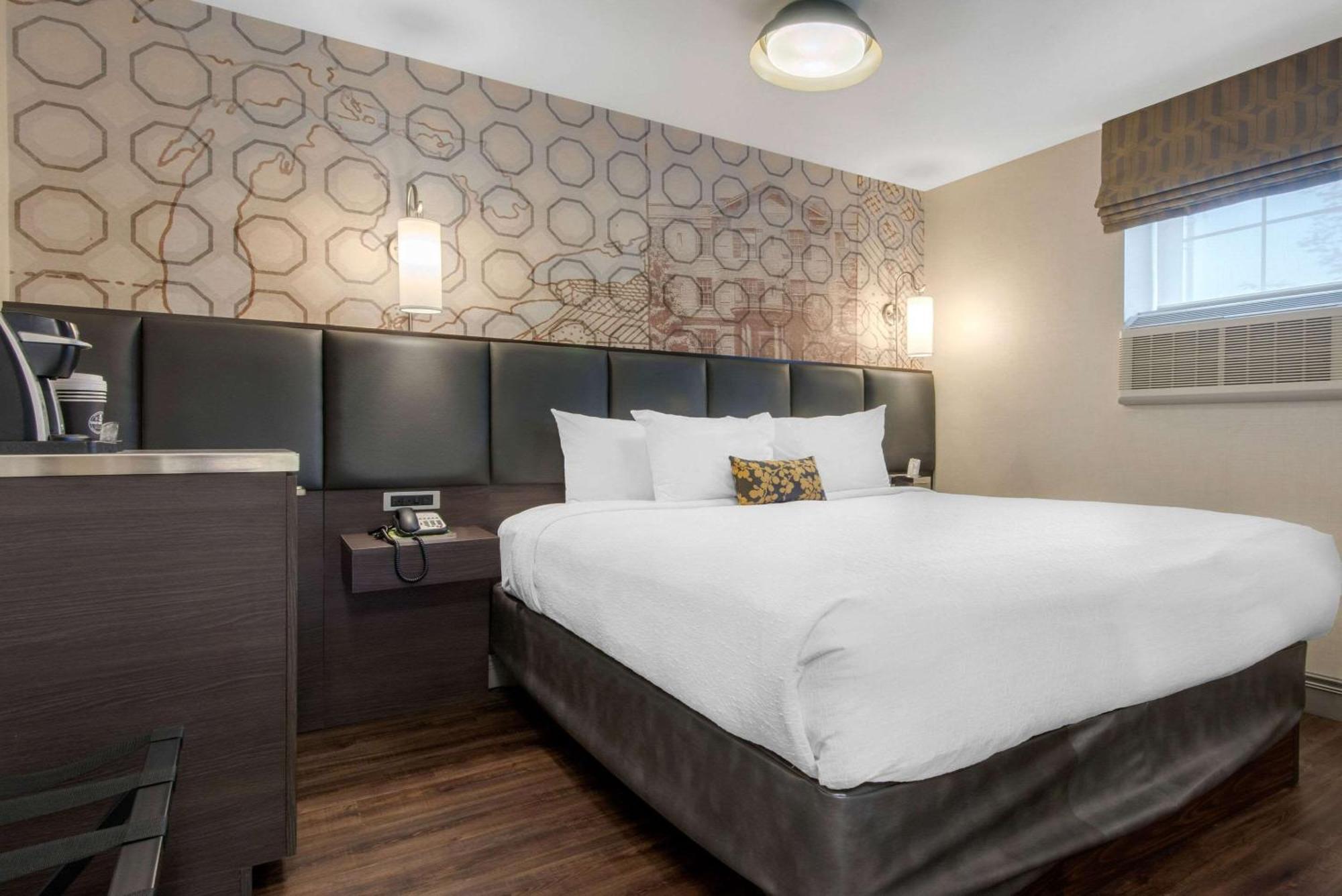The Champlain Waterfront Hotel Ascend Hotel Collection Orillia Eksteriør bilde