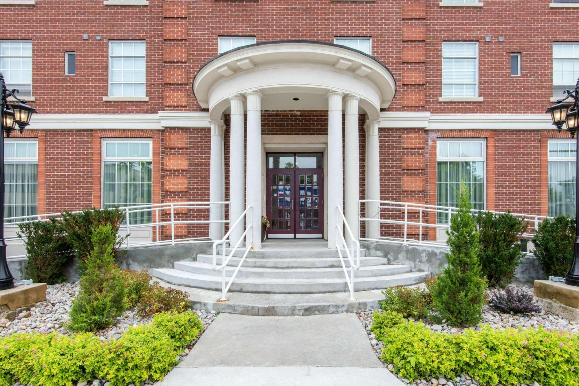 The Champlain Waterfront Hotel Ascend Hotel Collection Orillia Eksteriør bilde